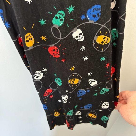 Torrid Super Soft Skull Holiday Lights Lounge Wear Set - Black - Size: 2X - Picture 14 of 16